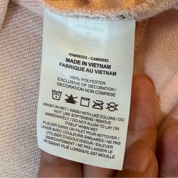 Nike Cropped Dri-Fit Sweatshirt
#1193 - Picture 7 of 9